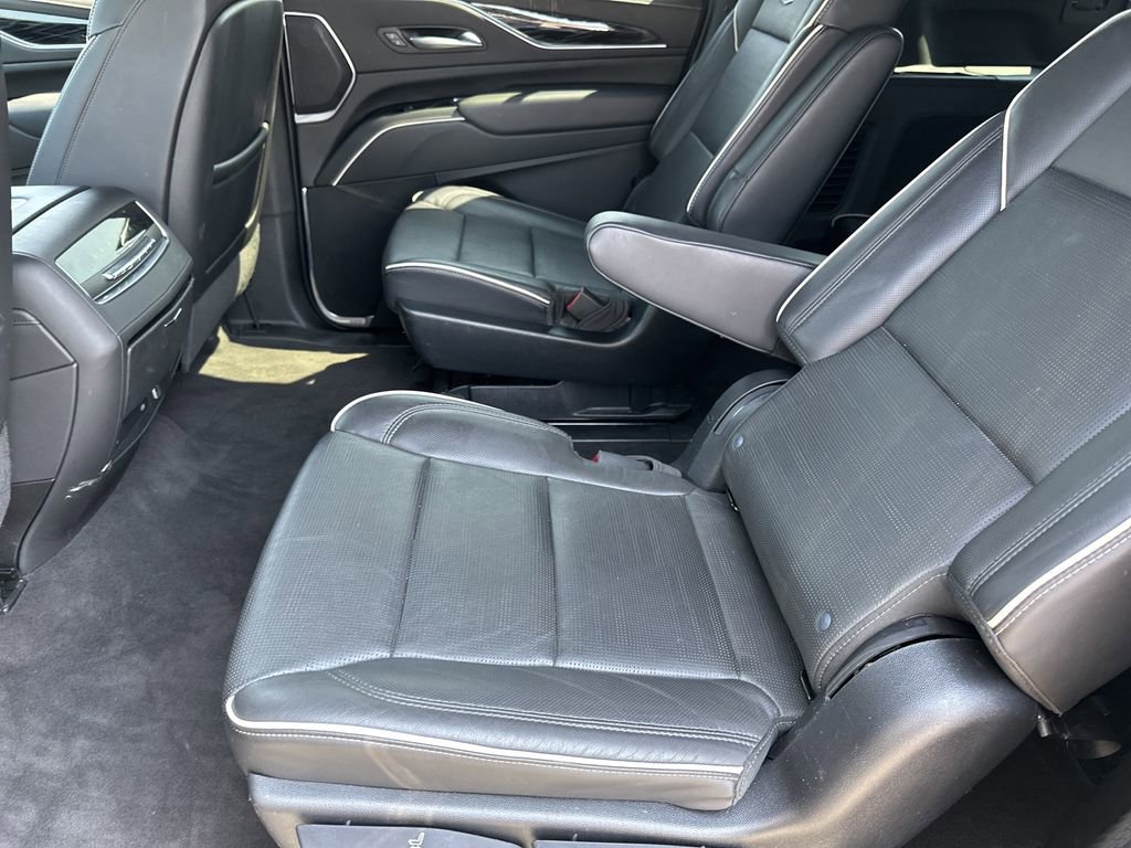 Used 2023 Cadillac Escalade ESV Sport AWD/4WD image 15