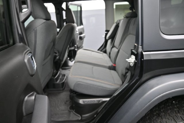Used 2024 Jeep Wrangler Unlimited AWD/4WD image 13