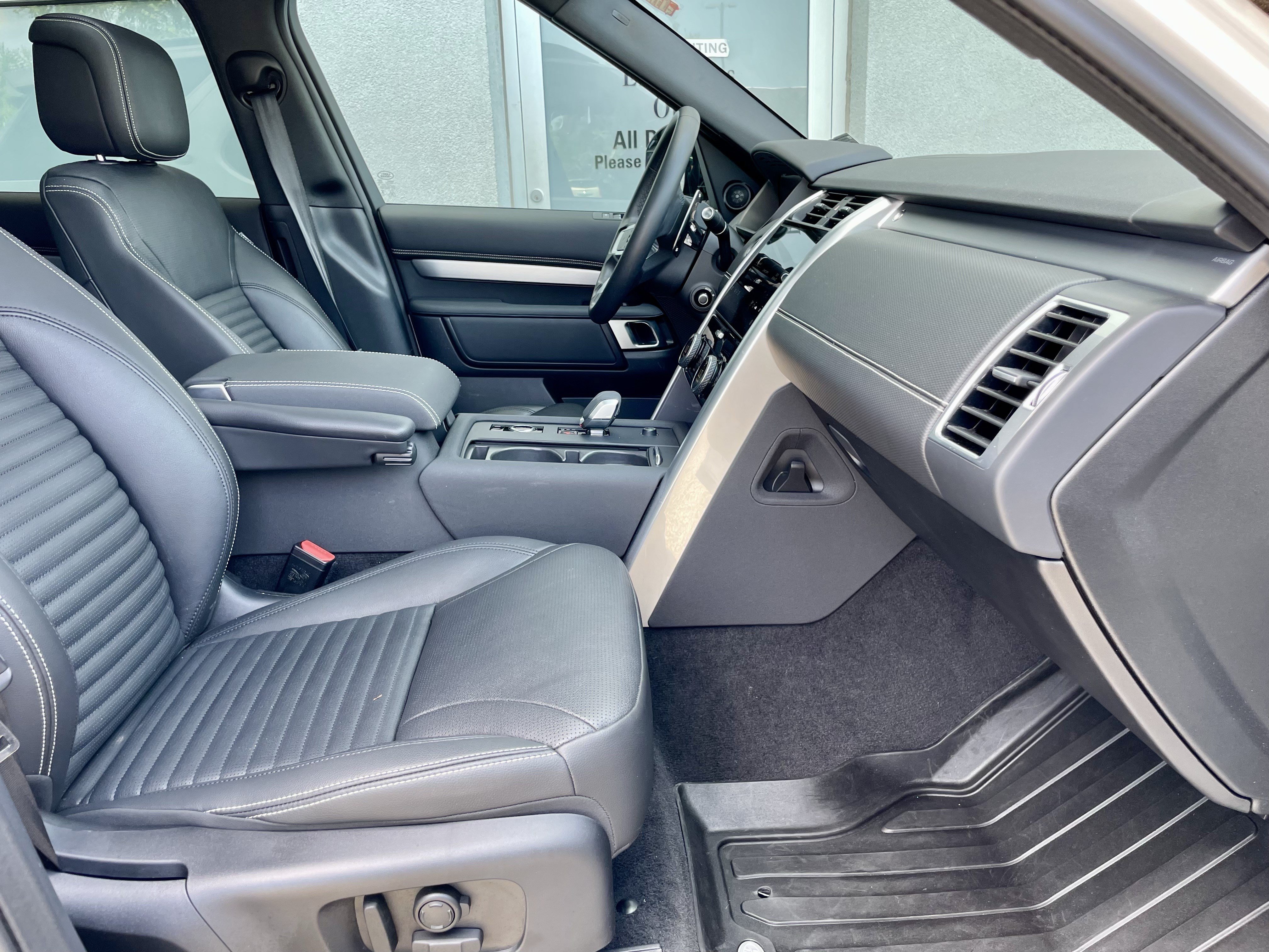 Certified 2025 Land Rover Discovery Dynamic SE AWD/4WD image 16