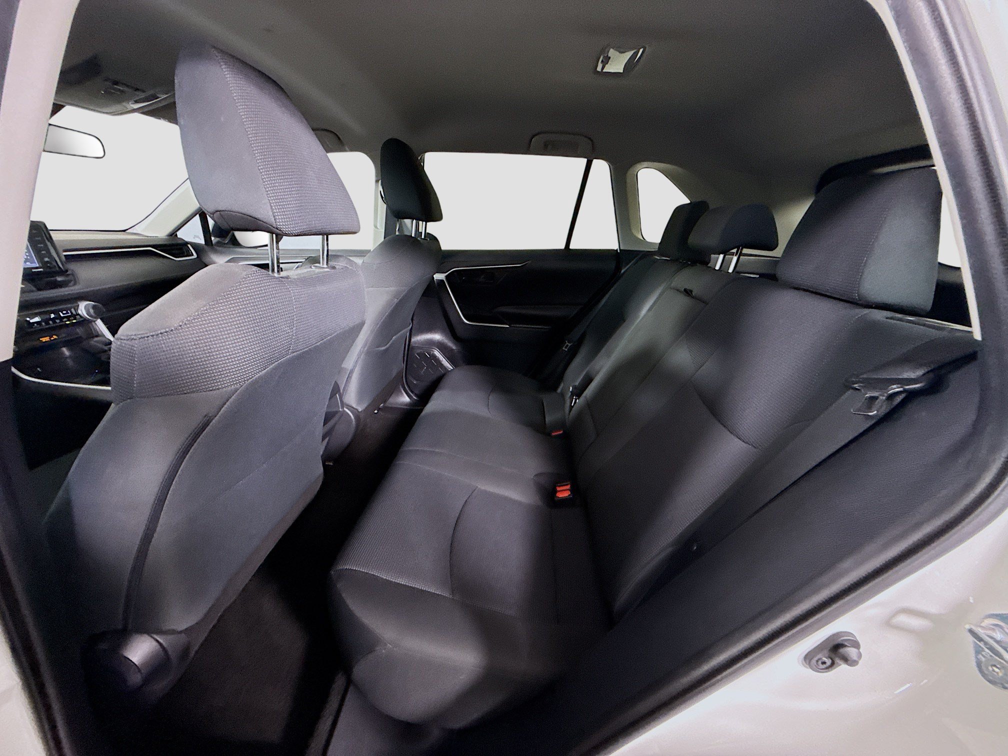 Used 2020 Toyota RAV4 LE FWD image 24