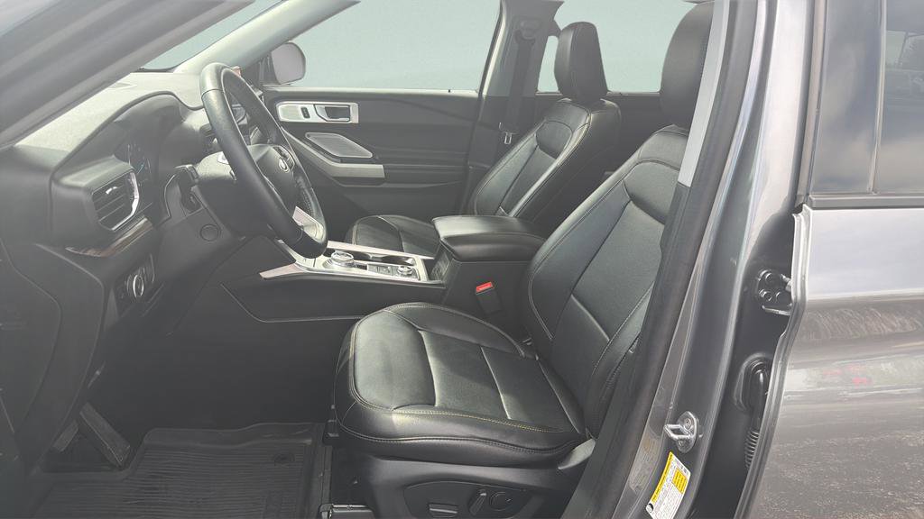Certified 2023 Ford Explorer Limited w/ Limited Technology Package AWD/4WD image 38
