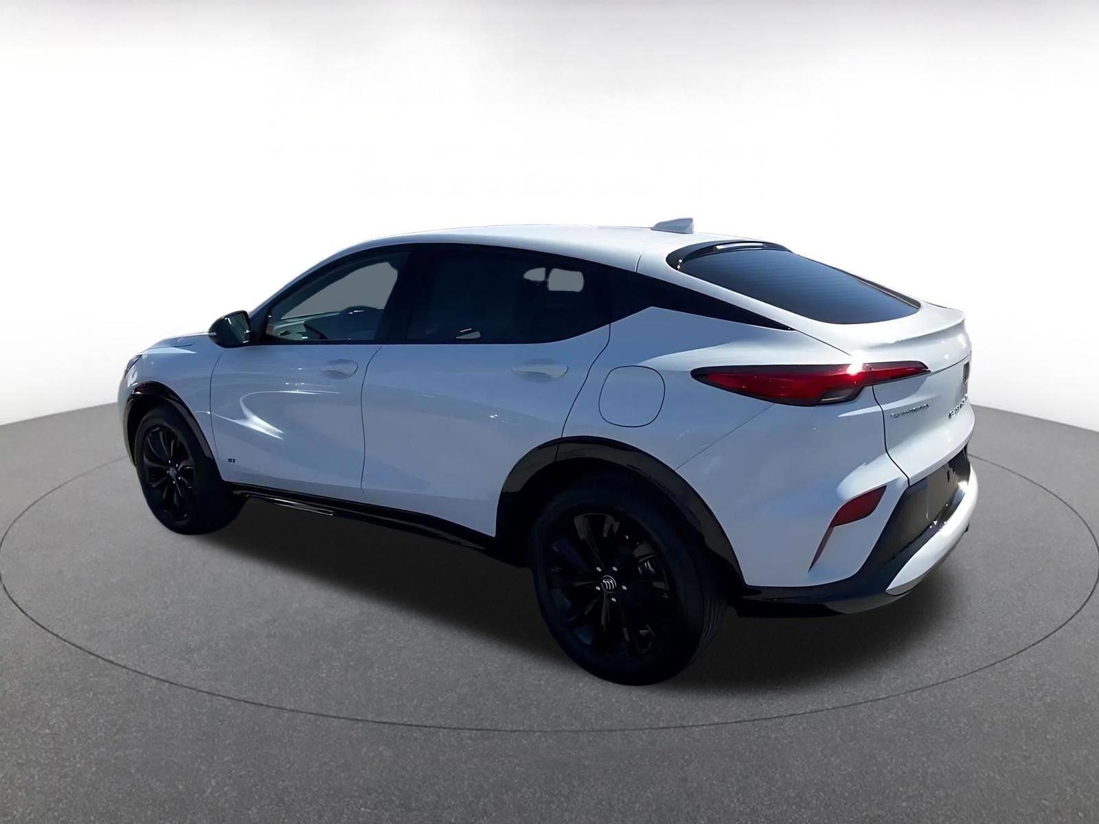 Used 2025 Buick Envista Sport Touring image 11