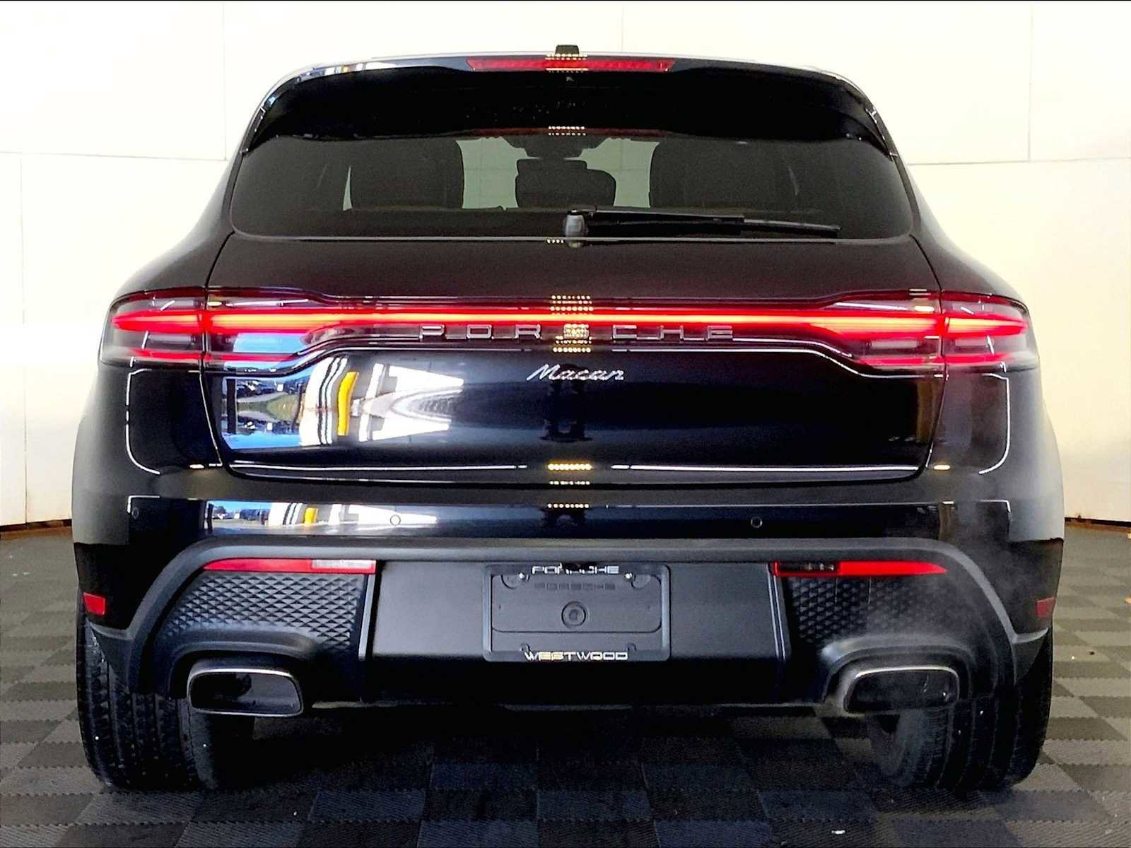 Certified 2025 Porsche Macan image 6