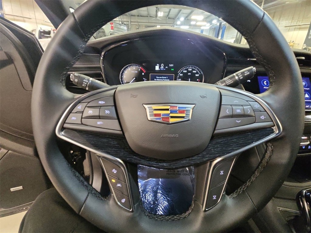 Used 2025 Cadillac XT5 Premium Luxury image 15