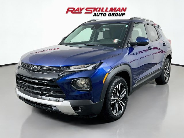 Used 2023 Chevrolet TrailBlazer LT w/ LPO, Blackout Package AWD/4WD image 3