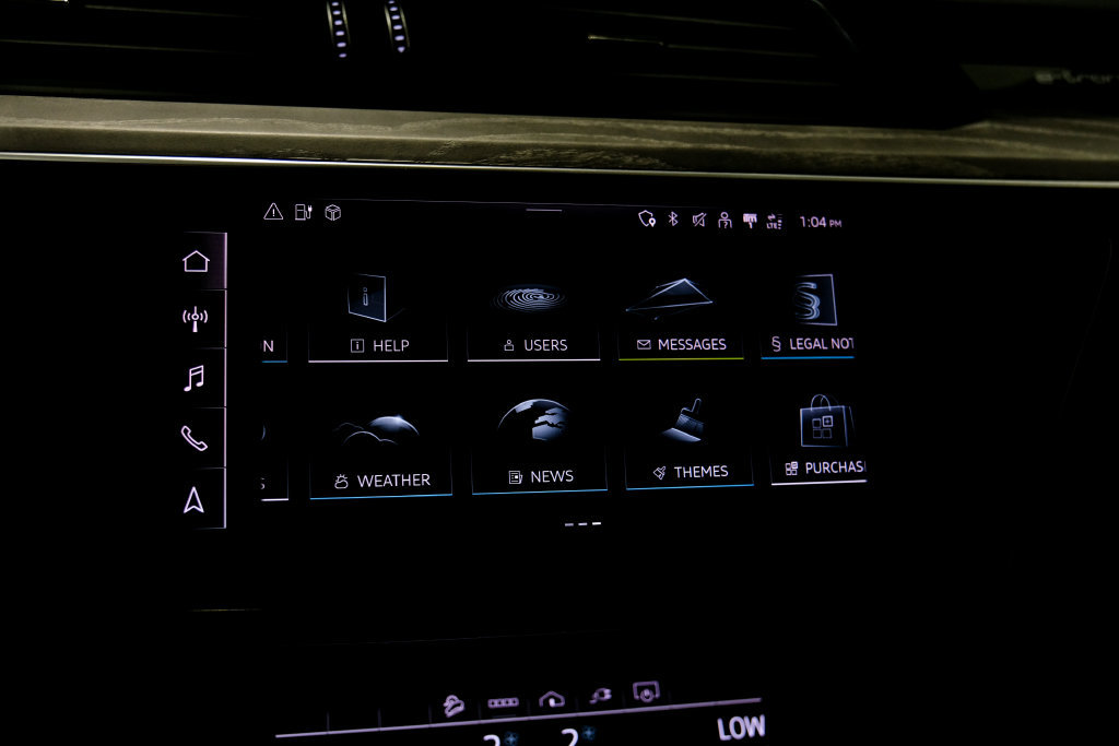 Used 2024 Audi Q8 e-tron Premium Plus w/ Premium Plus Package AWD/4WD image 40