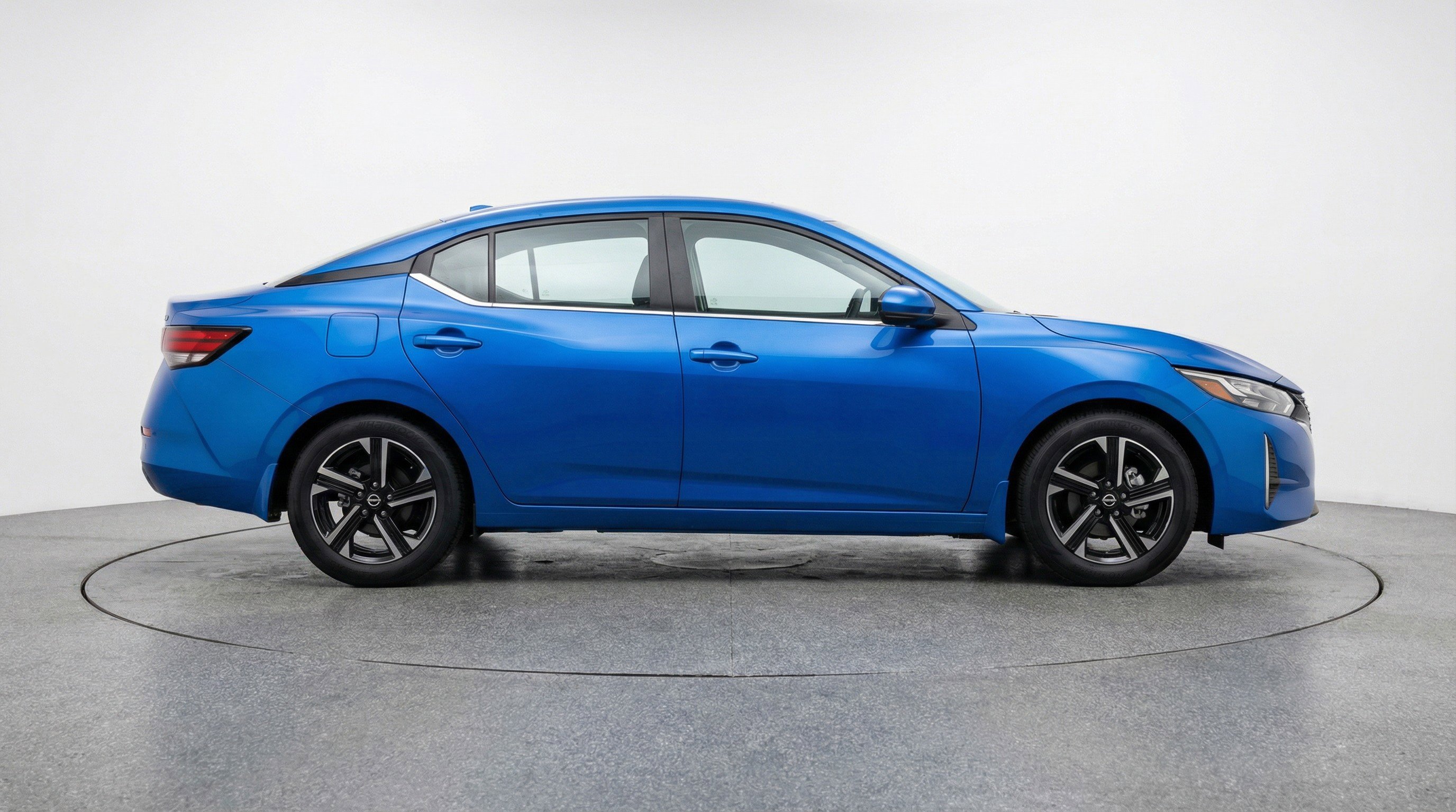 Used 2025 Nissan Sentra SV image 11