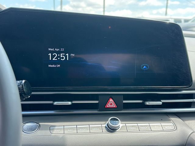 Used 2025 Hyundai Elantra SEL FWD image 27