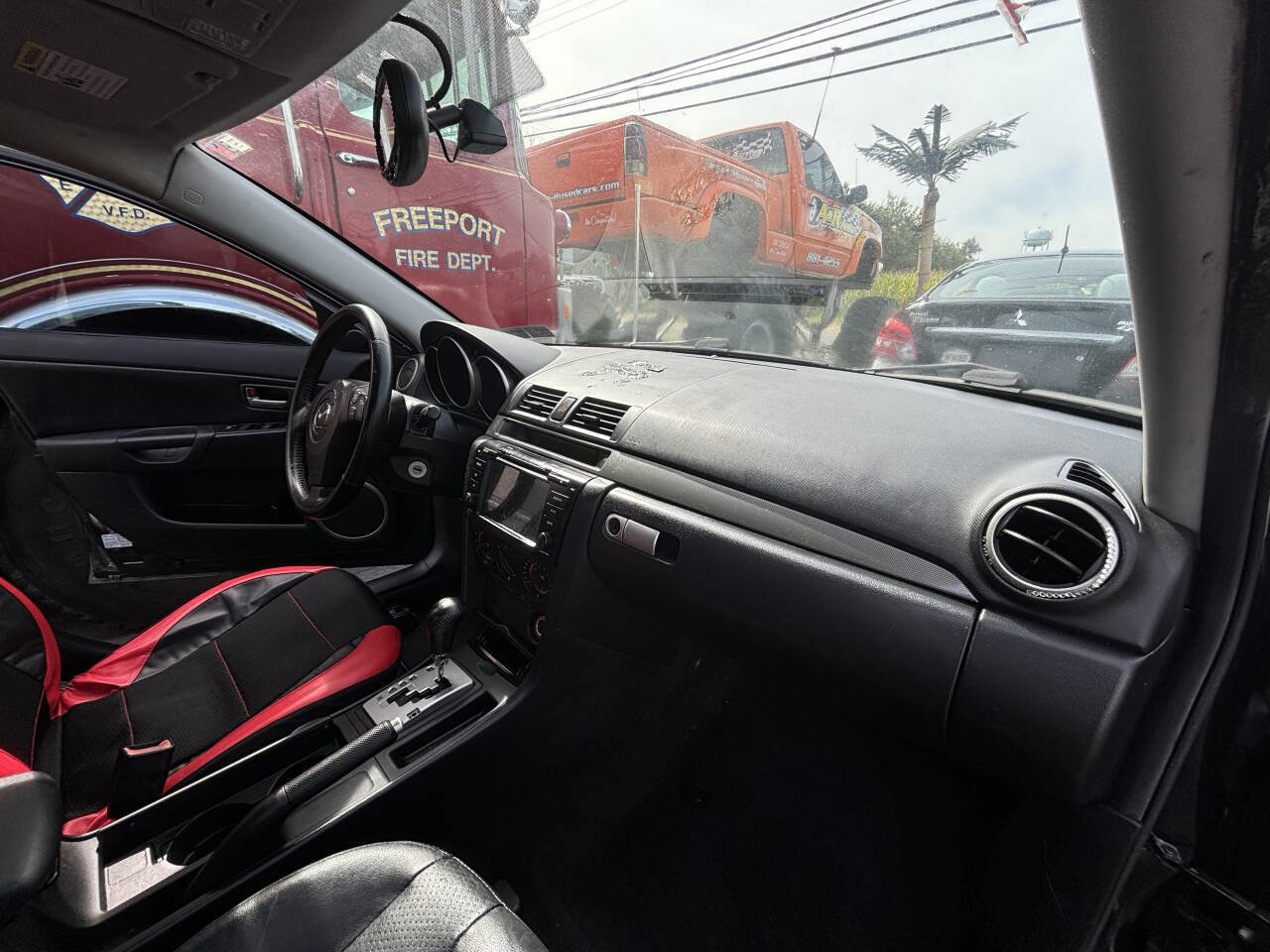 Used 2005 MAZDA MAZDA3 s w/ Moonroof & 6-CD Pkg image 15