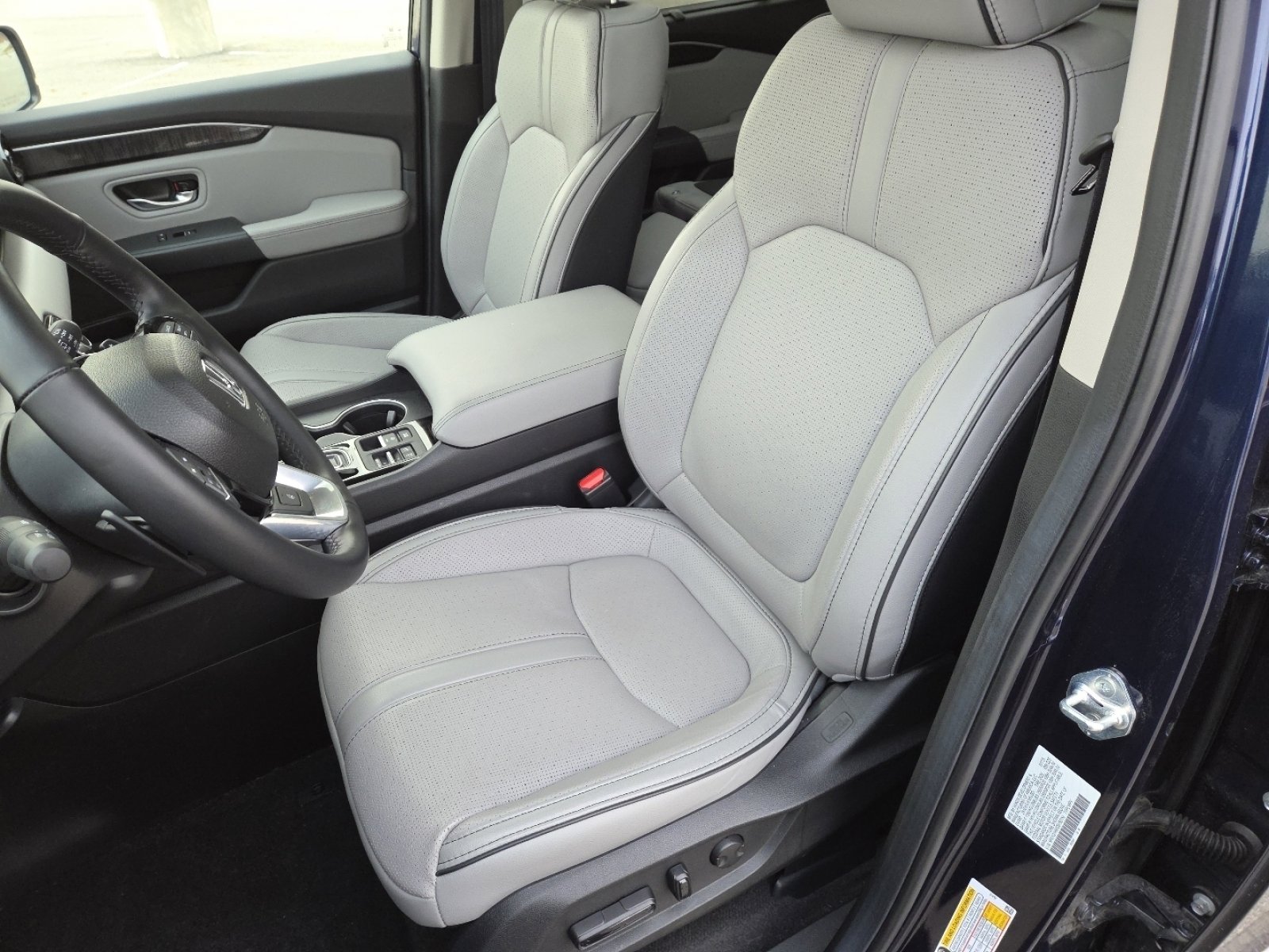 Used 2025 Honda Pilot Elite image 26