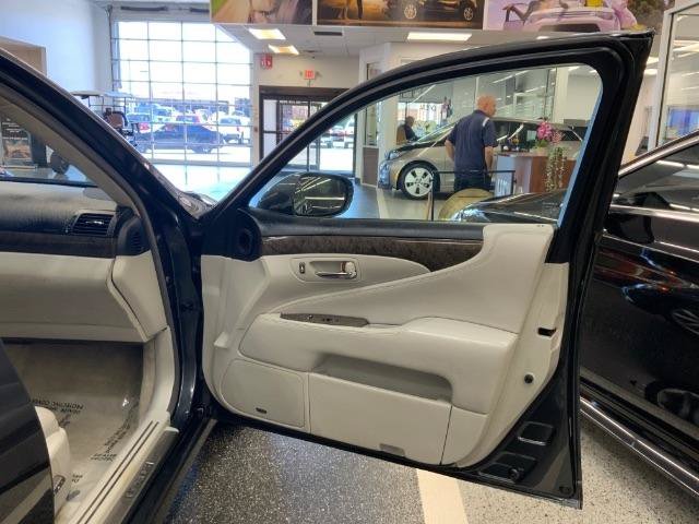 Used 2008 Lexus LS 460 L RWD image 32