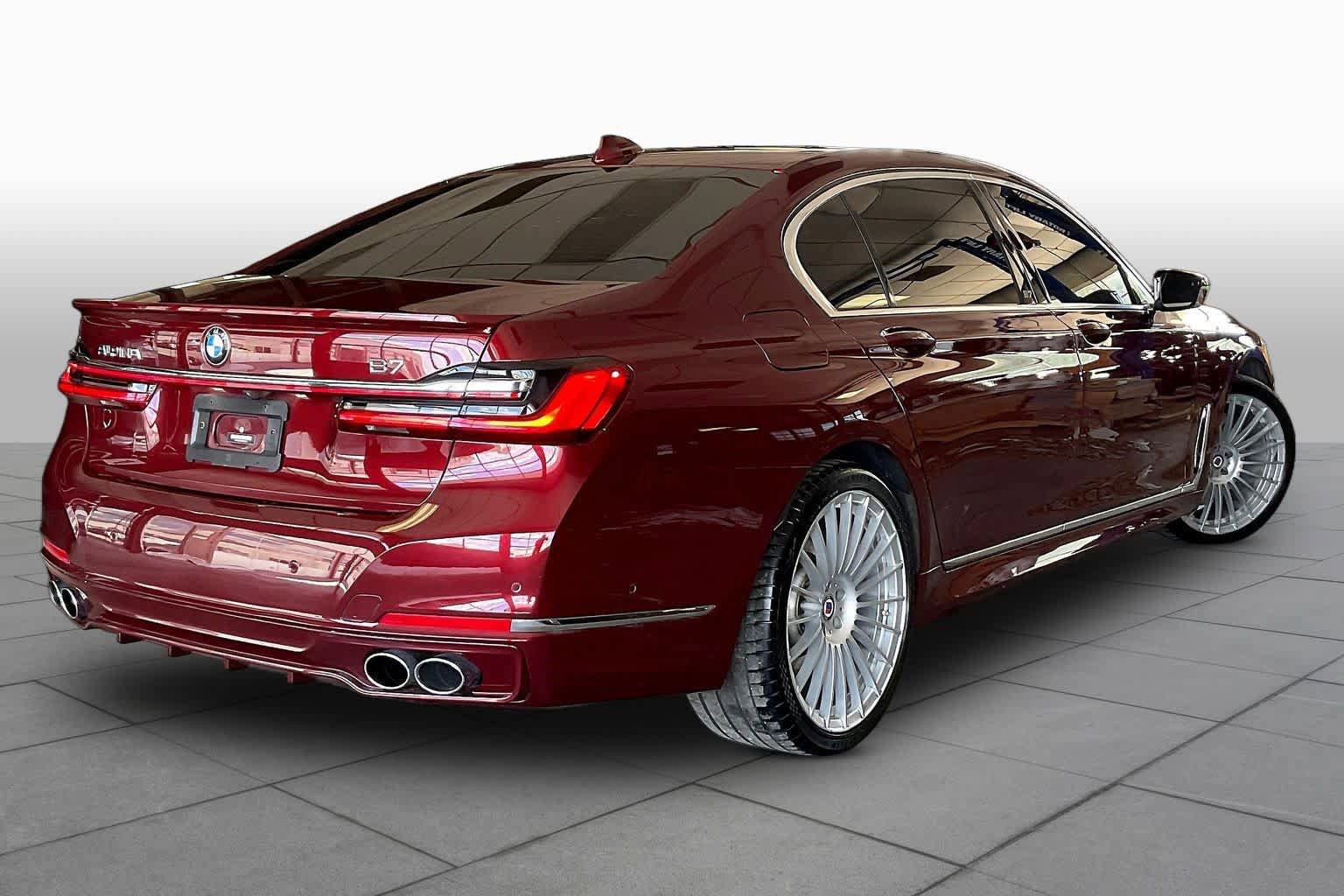 Used 2022 BMW ALPINA B7 xDrive w/ Luxury Rear Seating Package image 12