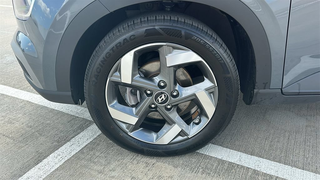 Used 2025 Hyundai Venue SEL FWD image 7