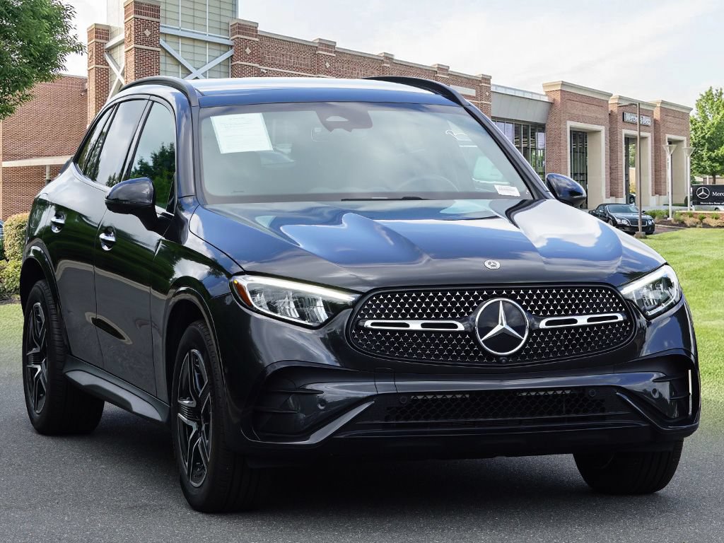 Certified 2025 Mercedes-Benz GLC 300 4MATIC image 3