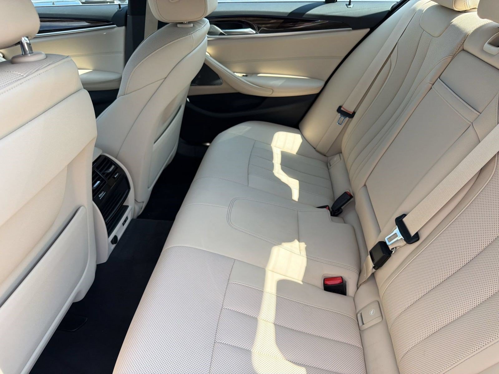 Certified 2023 BMW 530i w/ Premium Package RWD image 22