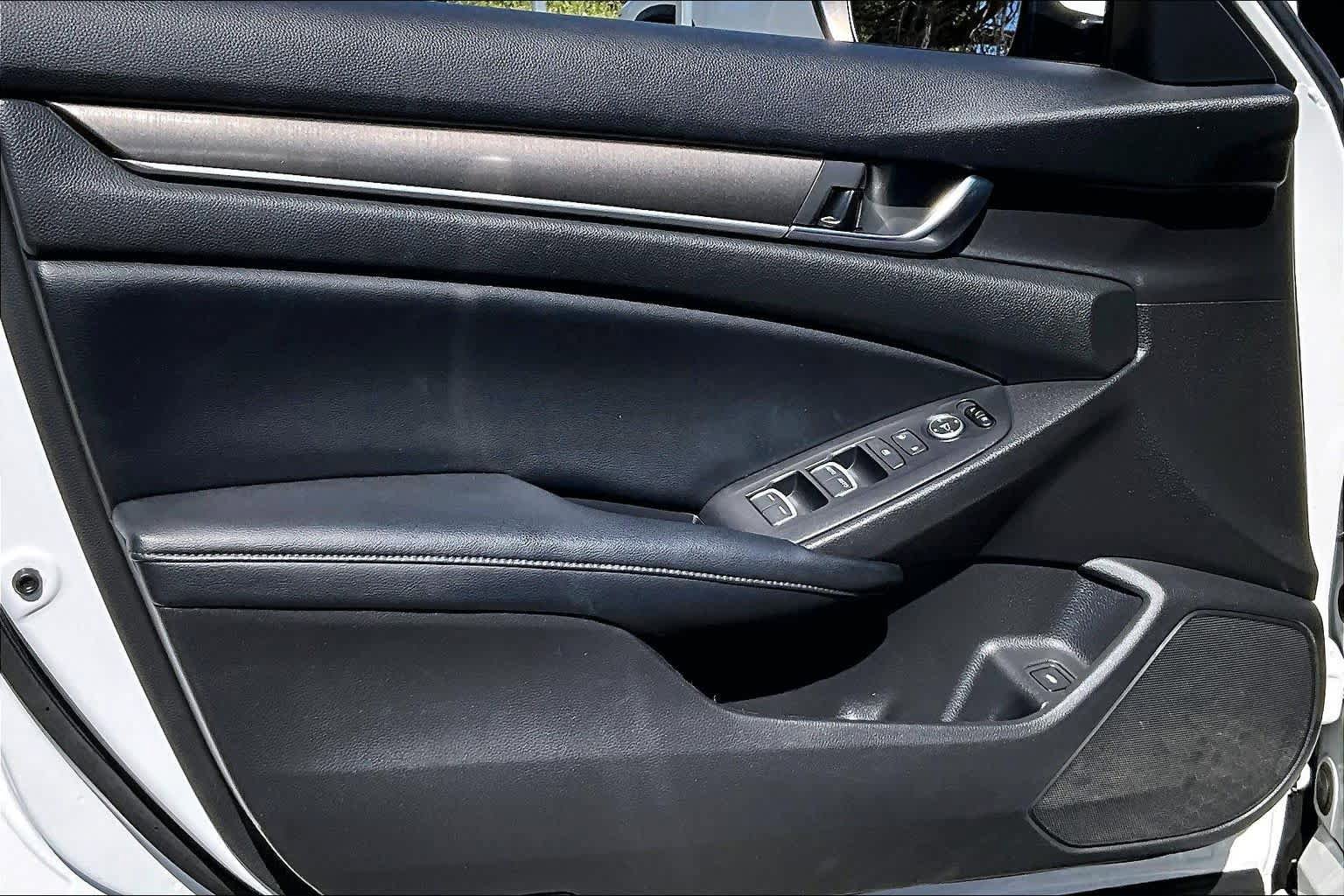 Used 2018 Honda Accord LX image 21