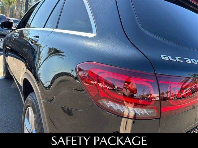 Used 2022 Mercedes-Benz GLC 300 w/ Premium Package Lite image 11