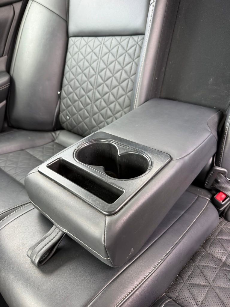 Used 2017 Nissan Maxima Platinum image 10