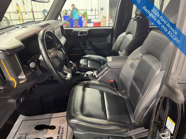 Used 2024 Ford Bronco Badlands image 10