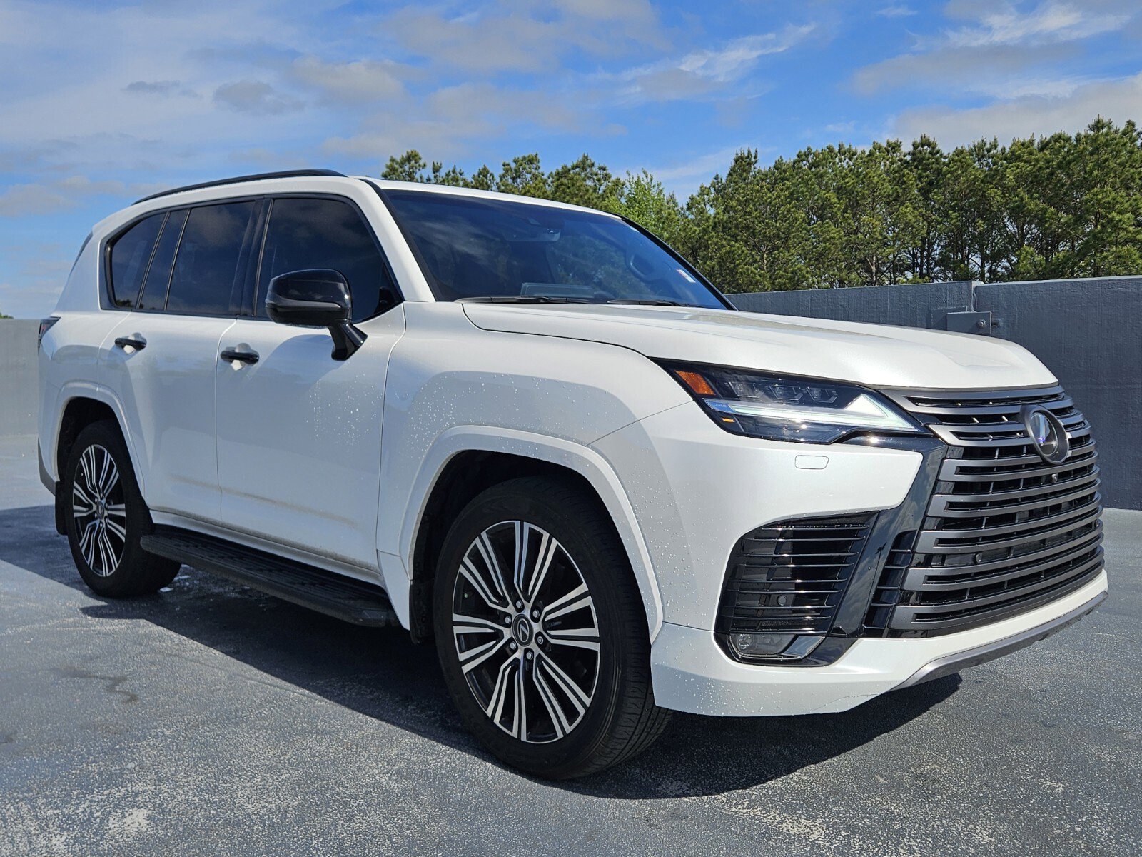 Used 2023 Lexus LX 600 4WD w/ Appearance Package image 15