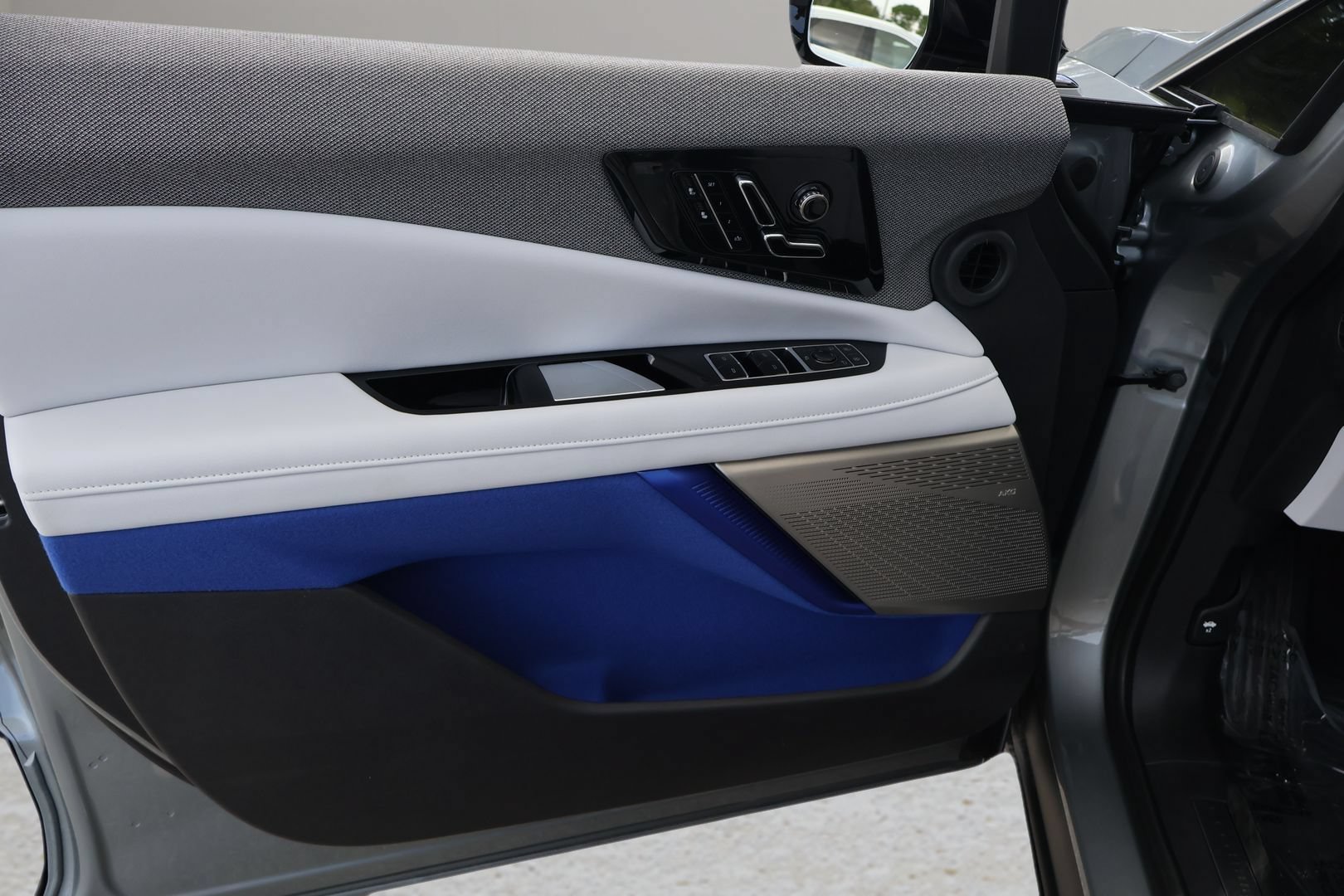 New 2026 Cadillac Optiq Luxury 1 RWD image 11