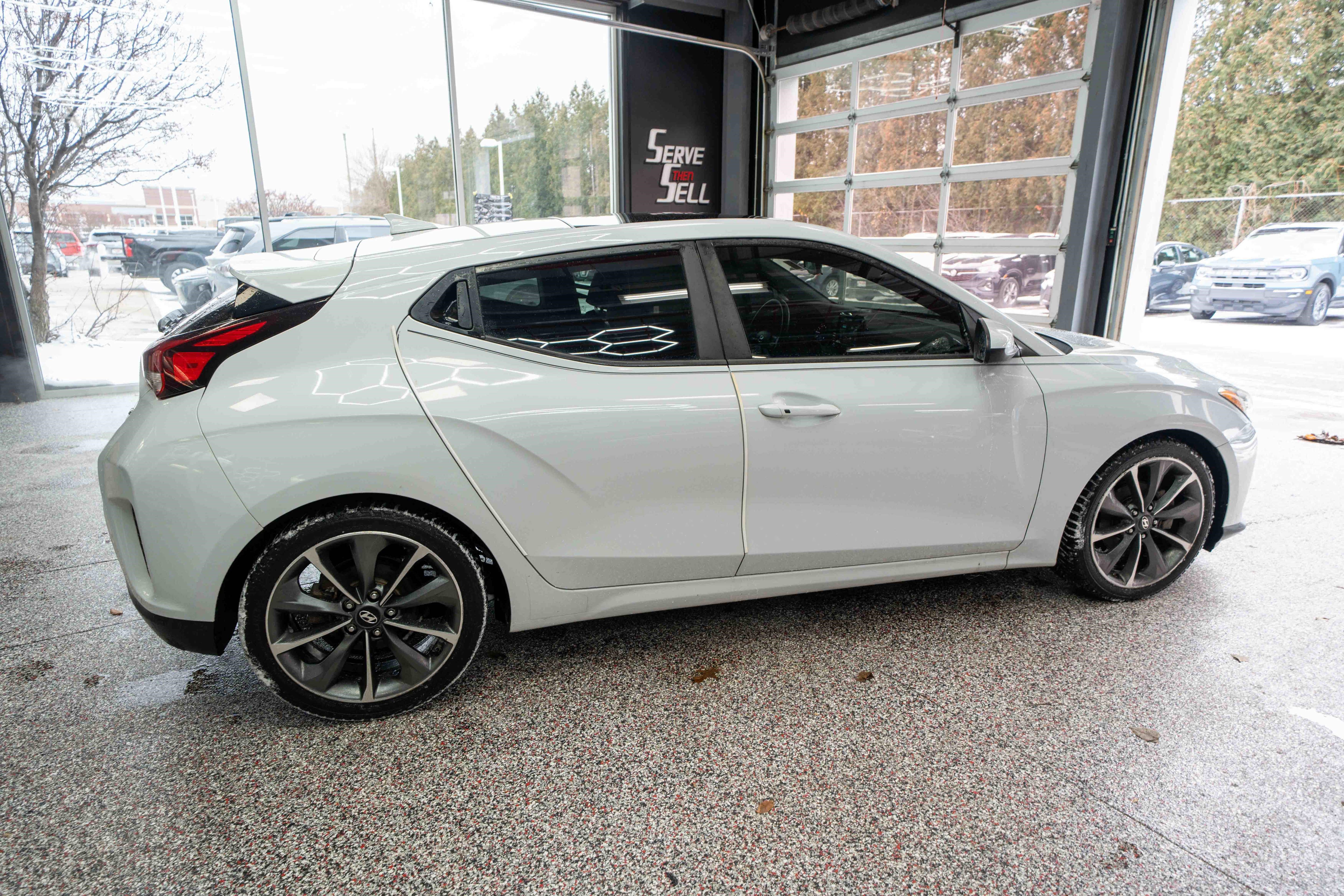 Used 2019 Hyundai Veloster 2.0 Premium image 4