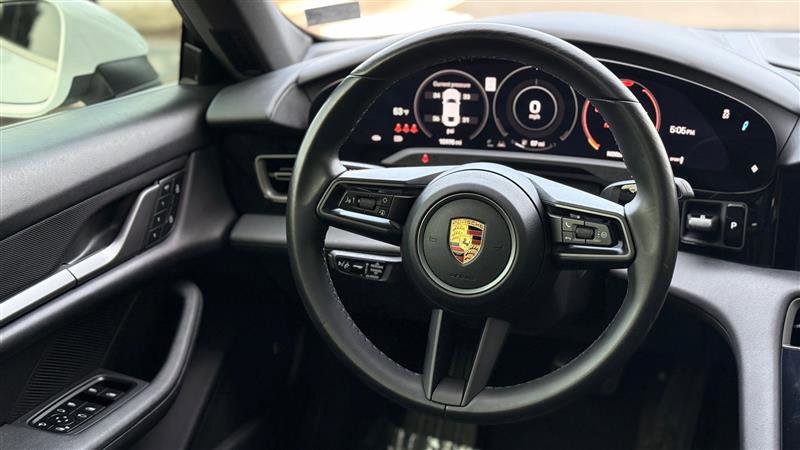 Used 2022 Porsche Taycan image 24