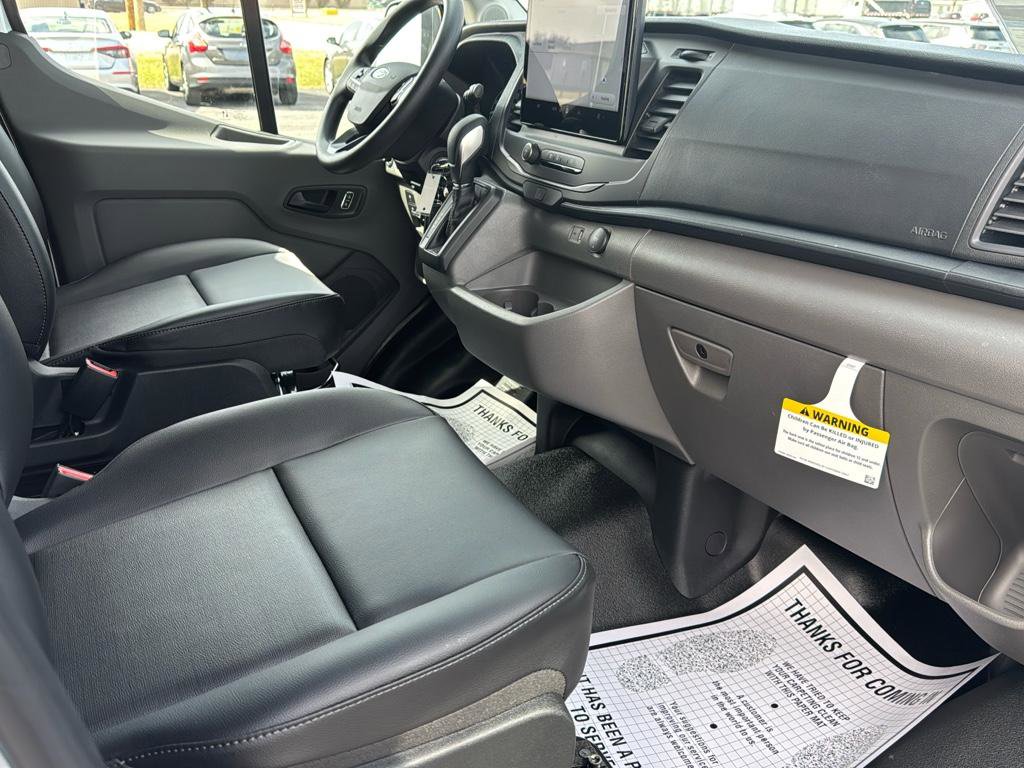 New 2025 Ford Transit 250 148 Medium Roof image 21