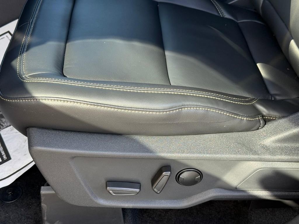 New 2025 Ford Bronco Badlands image 8