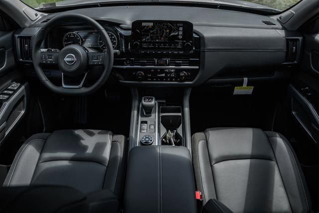 New 2025 Nissan Pathfinder SL w/ SL Premium Package image 21