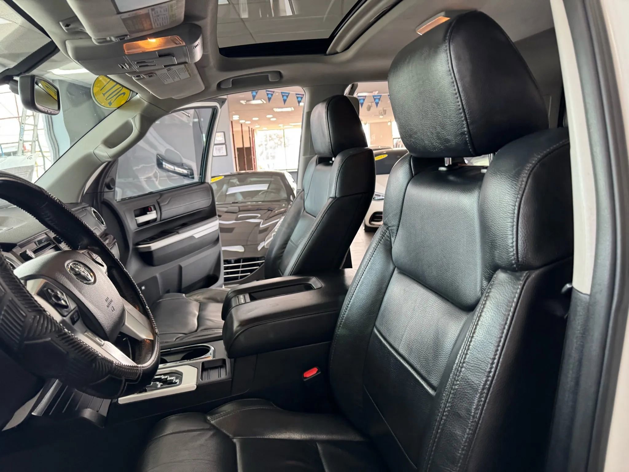 Used 2017 Toyota Tundra Limited w/ Limited Premium Package AWD/4WD image 10