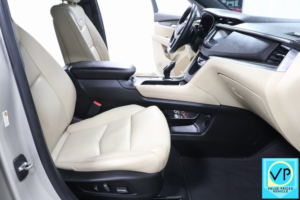 Used 2017 Cadillac XT5 FWD image 30
