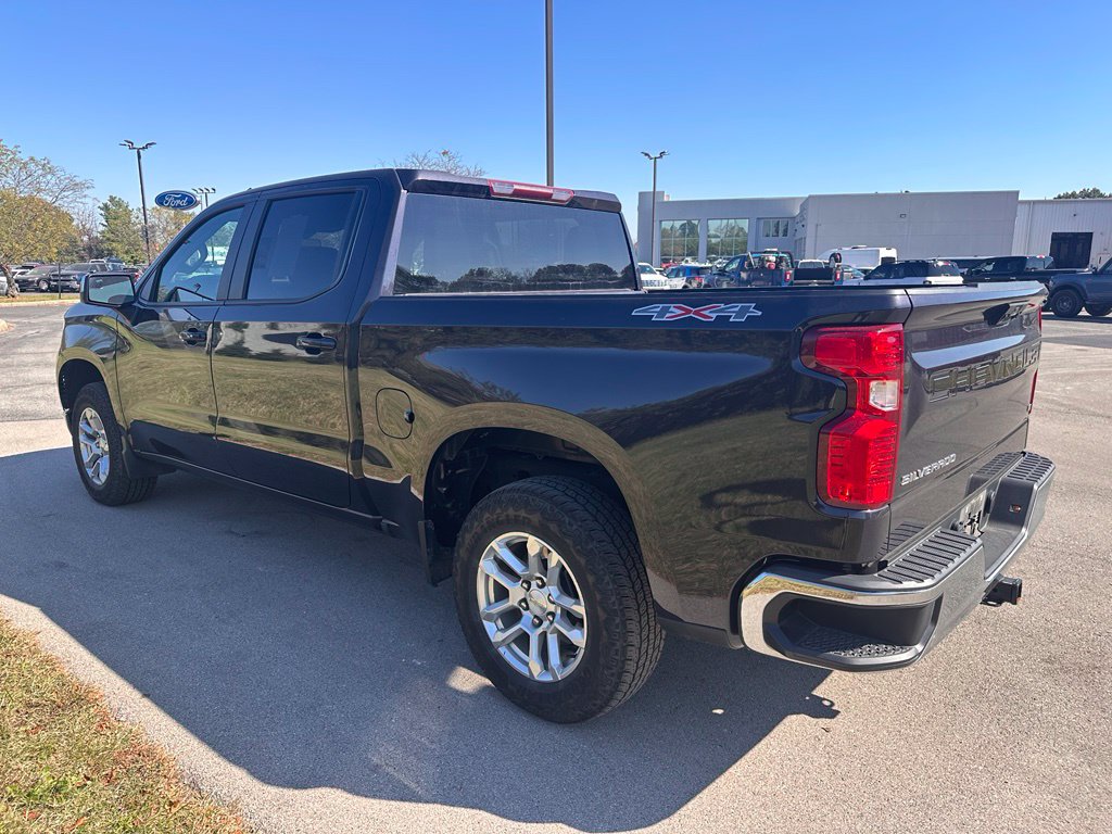 Used 2023 Chevrolet Silverado 1500 LT AWD/4WD image 16