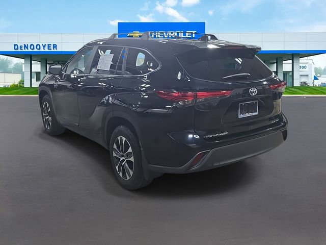 Used 2023 Toyota Highlander XLE image 8