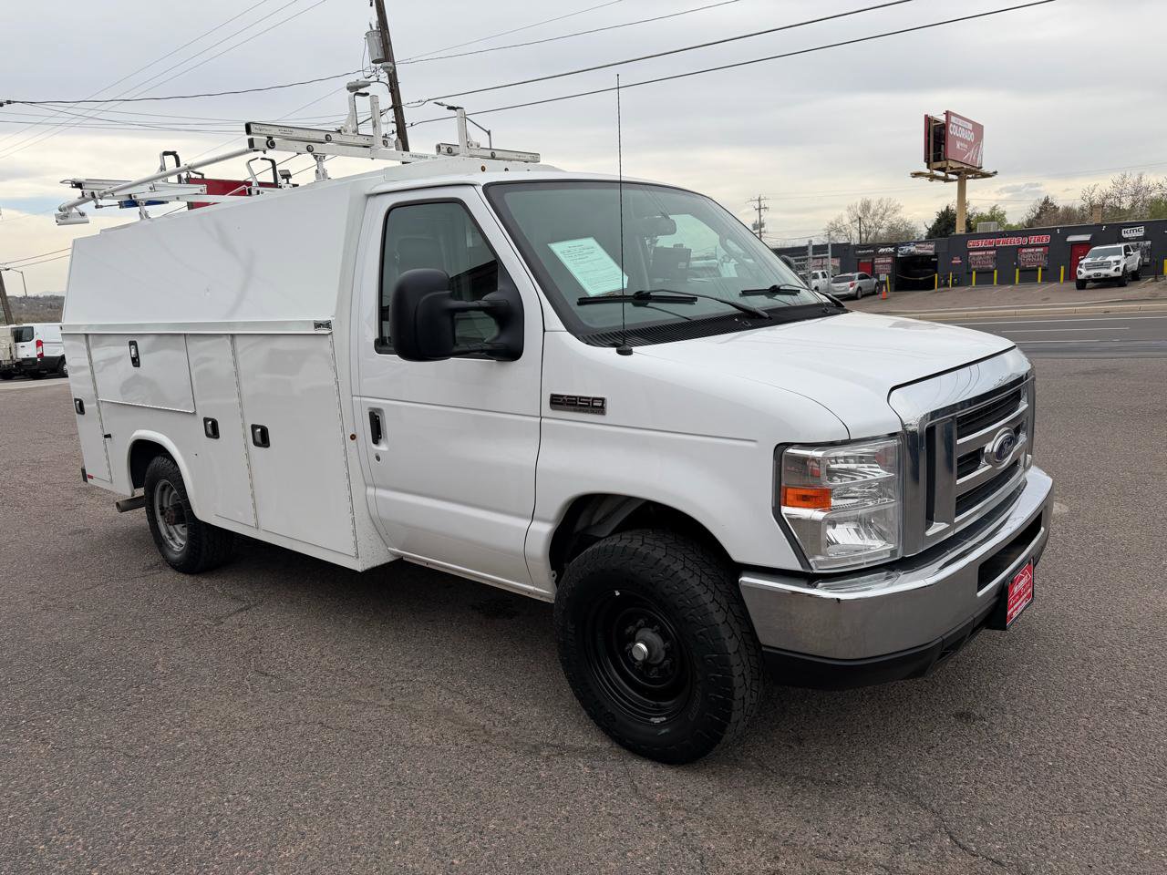 Used 2019 Ford E-350 and Econoline 350 Super Duty w/ Power Windows & Locks Group image 2