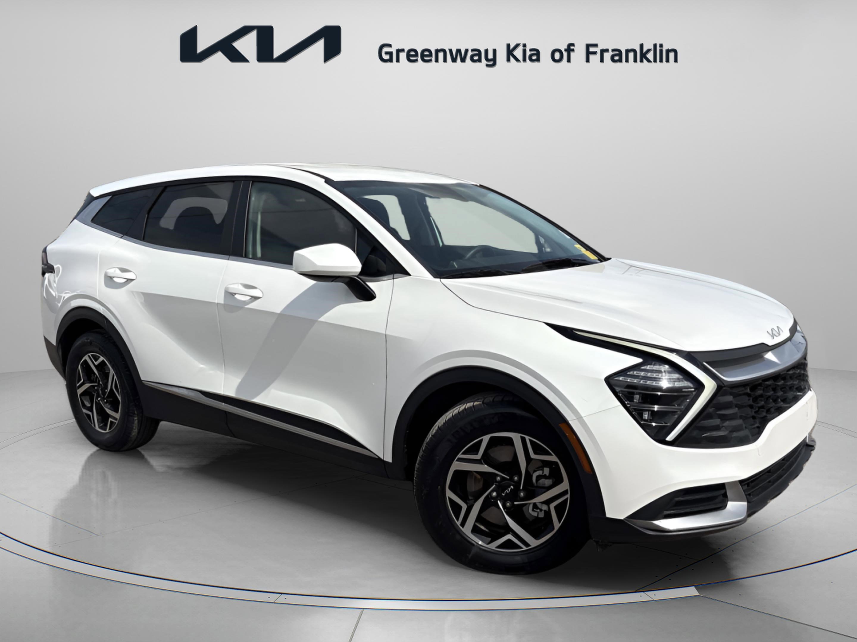 Used 2024 Kia Sportage LX image 1