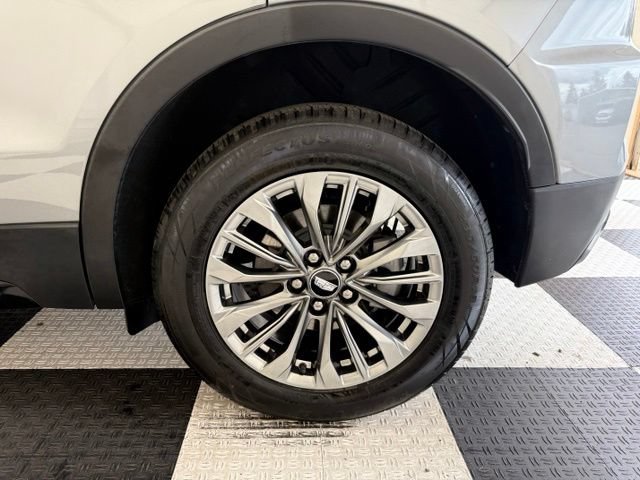 Used 2025 Cadillac XT4 Premium Luxury FWD image 11