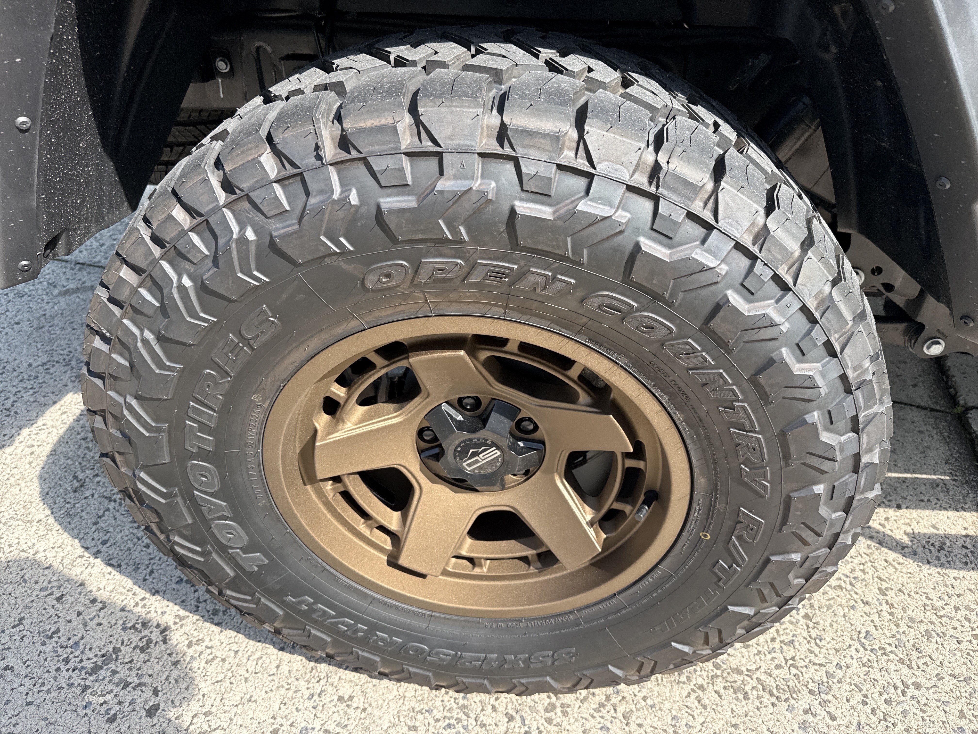 New 2025 Jeep Gladiator Sport w/ Premium Package AWD/4WD image 21