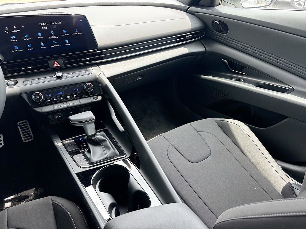 New 2025 Hyundai Elantra SEL image 22
