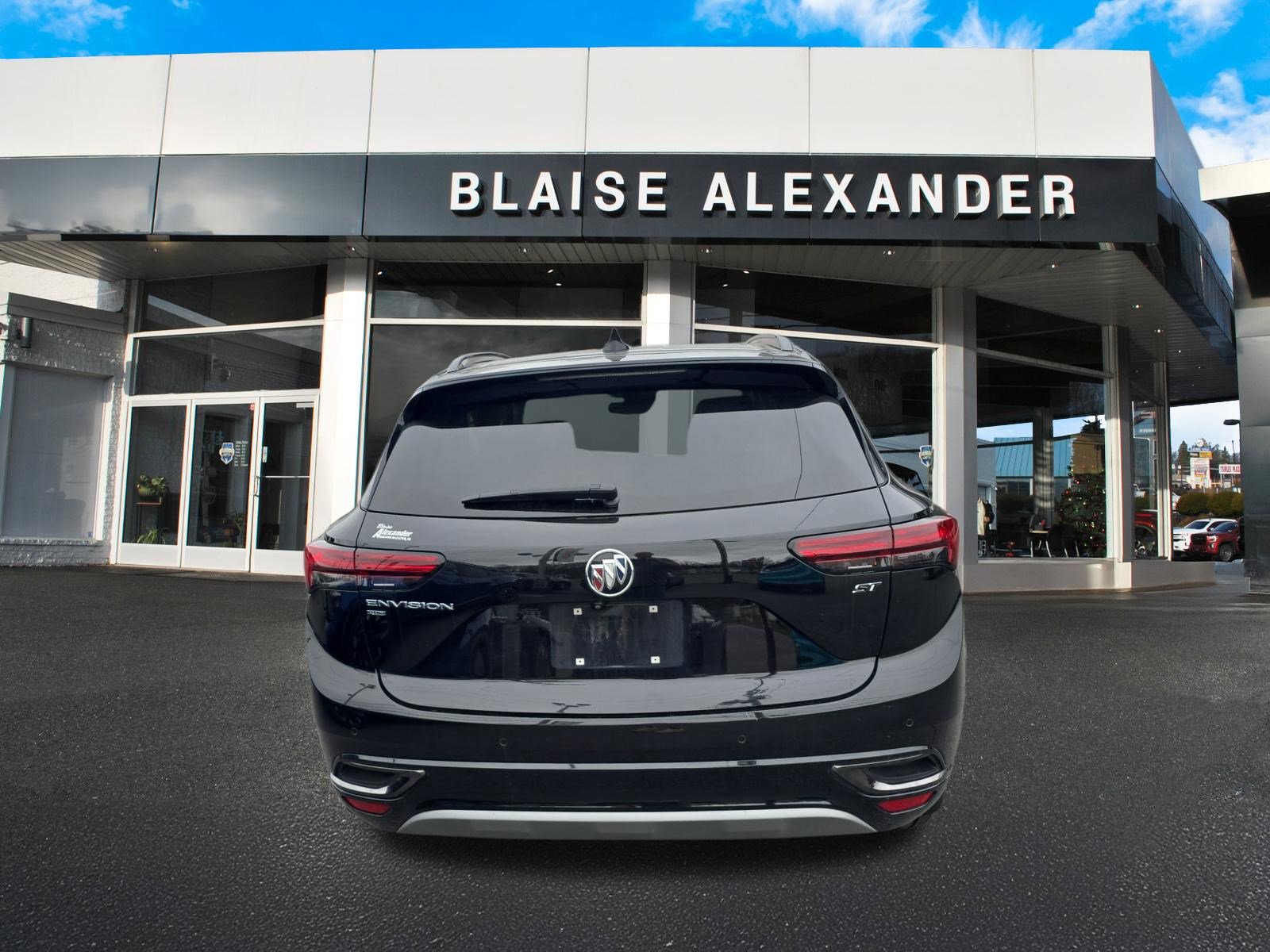 Used 2023 Buick Envision Essence w/ Technology Package I AWD/4WD image 4