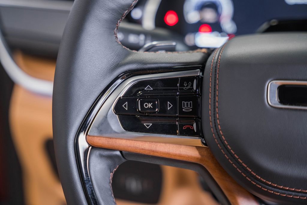 New 2025 Jeep Grand Cherokee Summit image 31