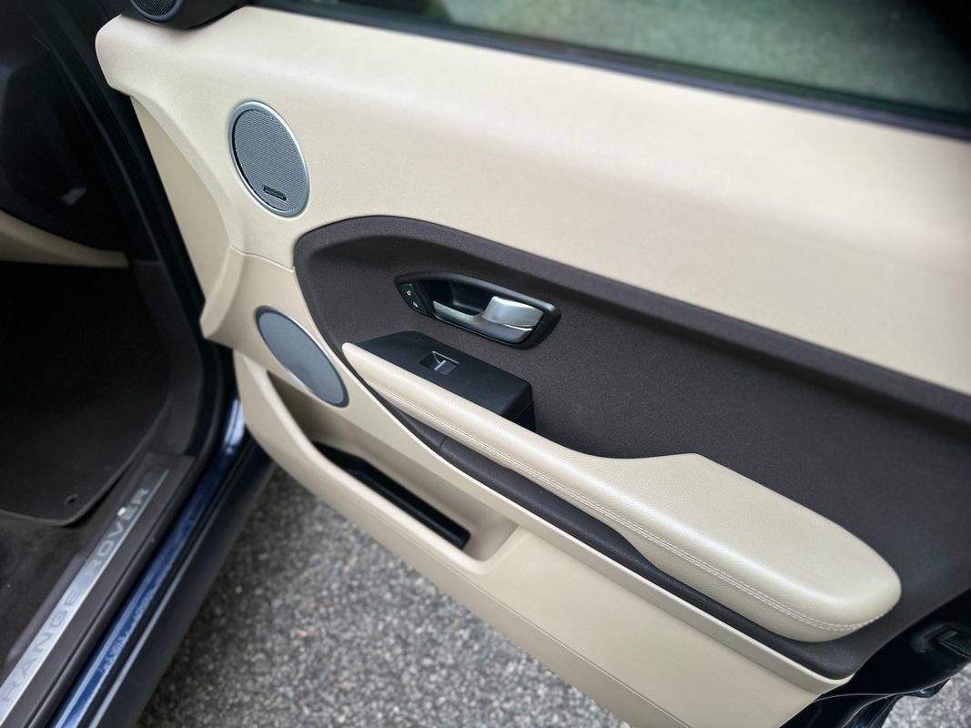 Used 2015 Land Rover Range Rover Evoque Pure Plus image 23