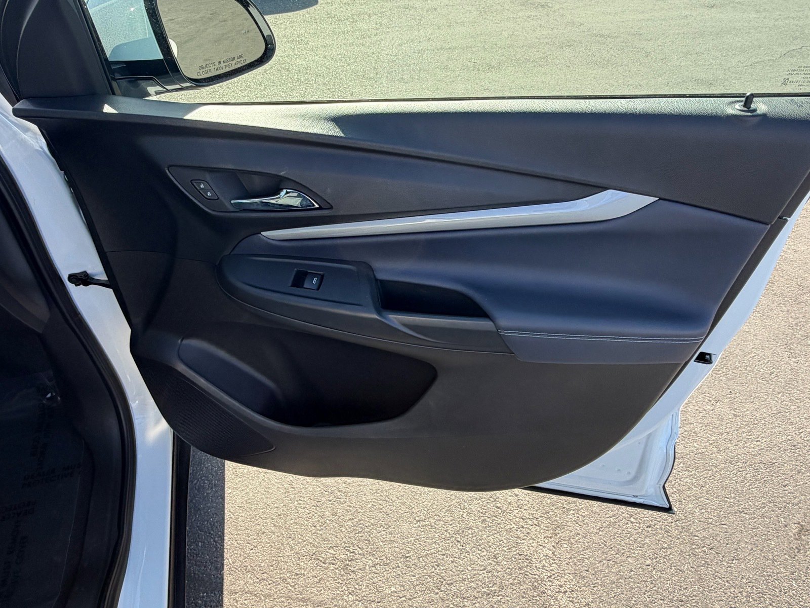 Used 2022 Chevrolet Bolt EUV LT w/ Convenience Package FWD image 17