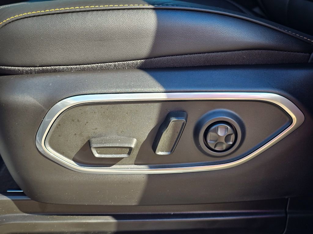 New 2026 Jeep Grand Wagoneer L 4WD image 16