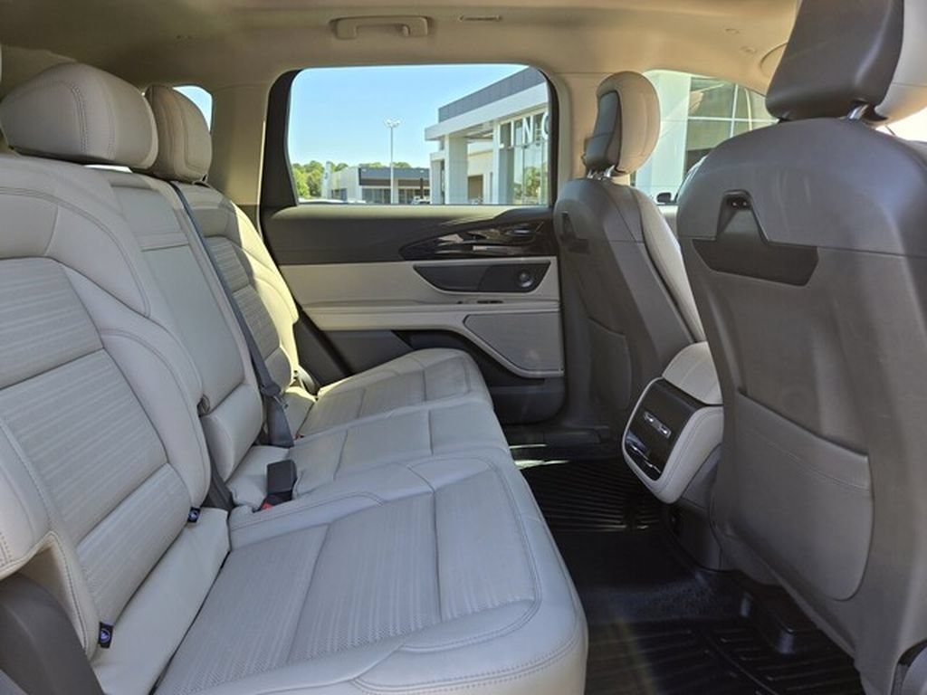 Used 2025 Lincoln Nautilus Reserve AWD/4WD image 20
