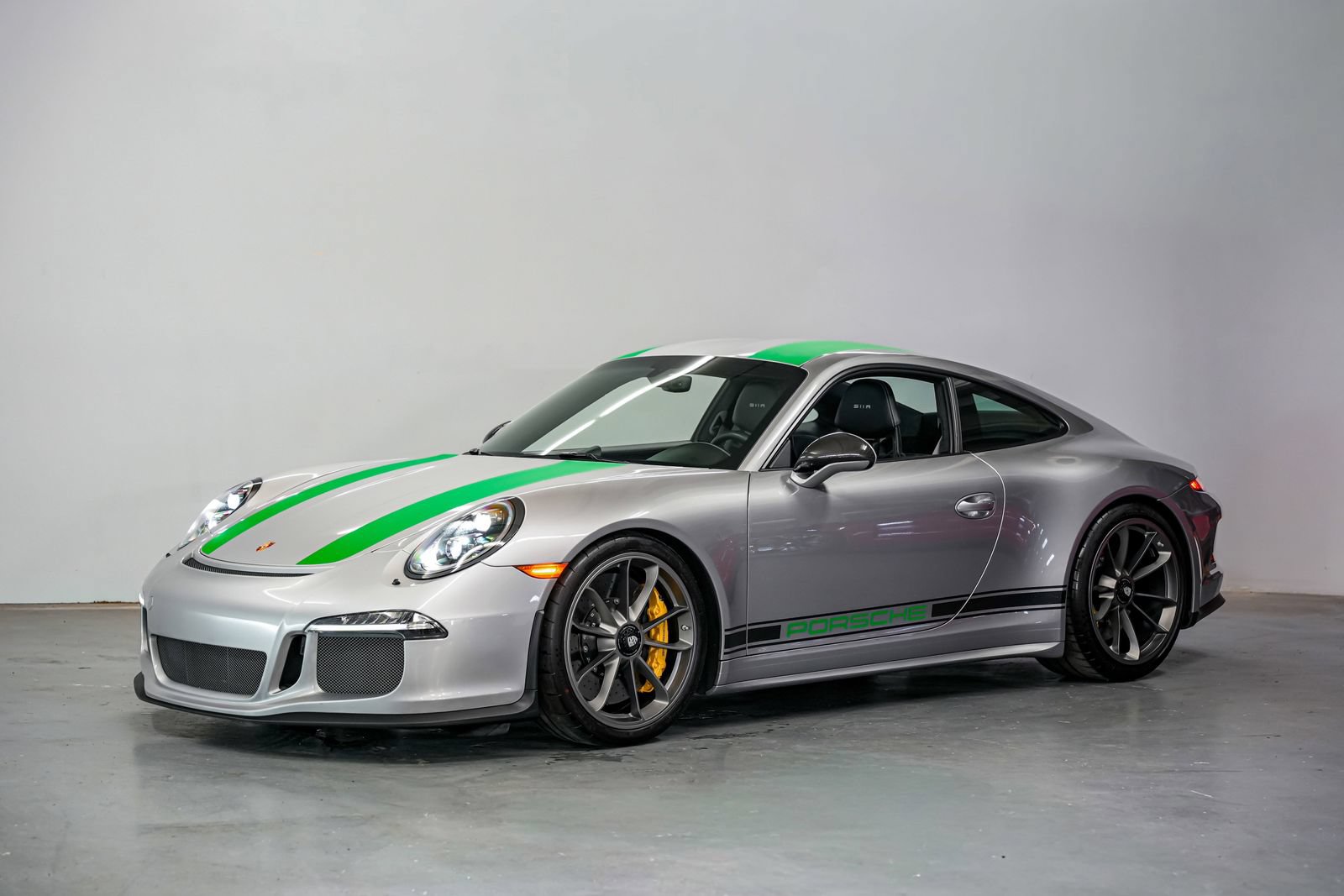 Used 2016 Porsche 911 R RWD image 6