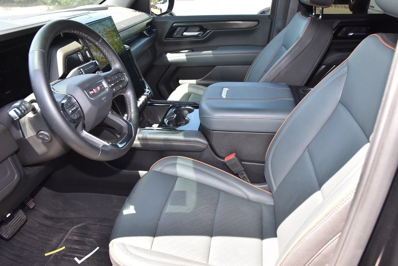 Used 2025 GMC Yukon AT4 w/ AT4 Premium Package AWD/4WD image 10
