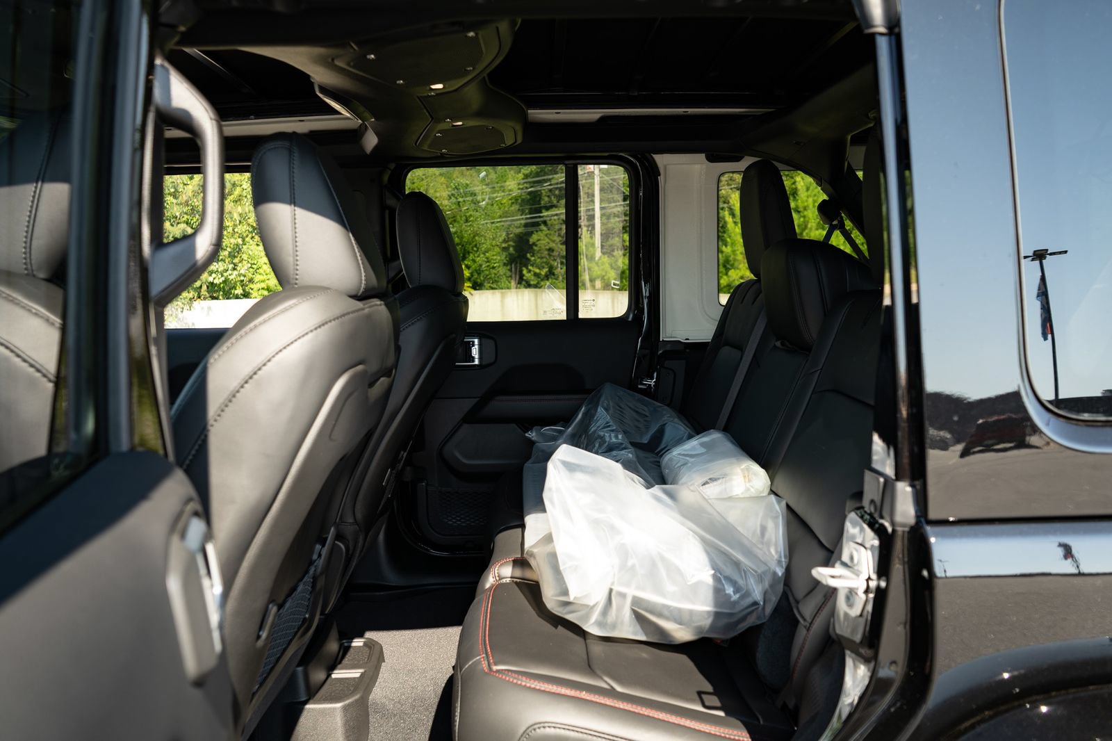 New 2027 Jeep Wrangler Unlimited Rubicon AWD/4WD image 34
