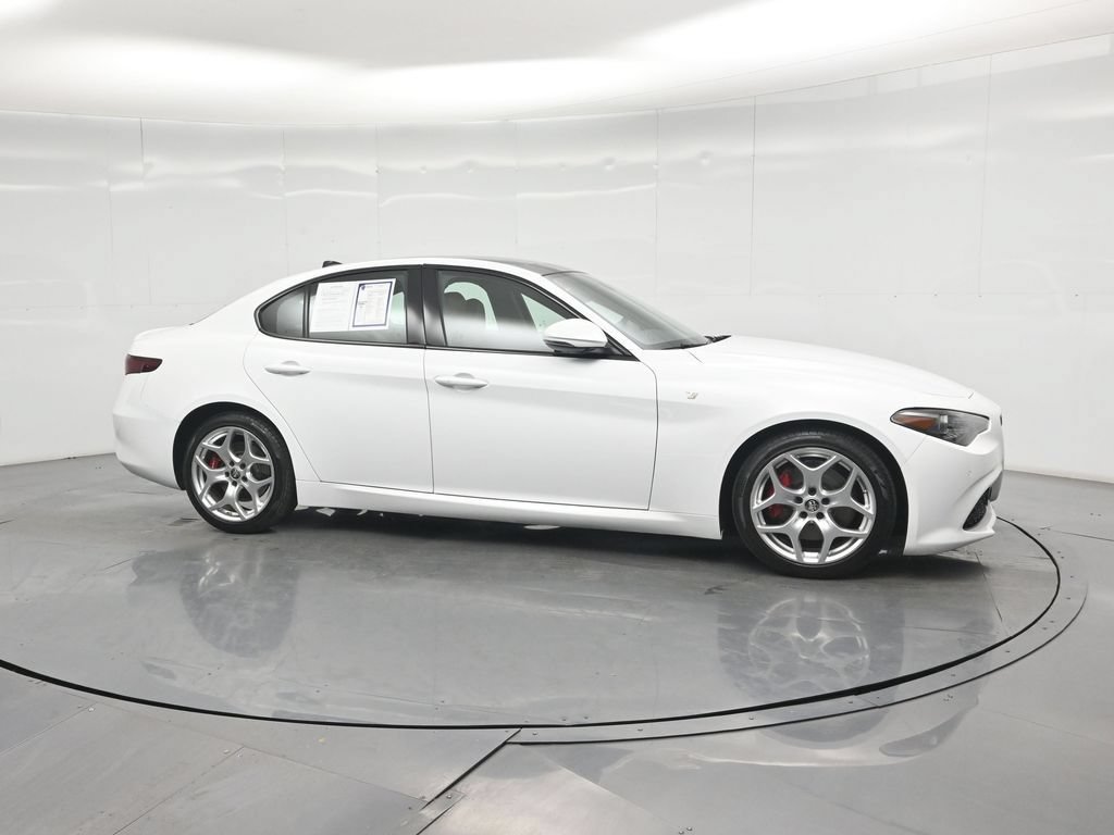 Used 2022 Alfa Romeo Giulia Ti RWD image 23