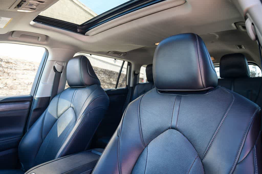 Used 2021 Toyota Highlander Limited image 17